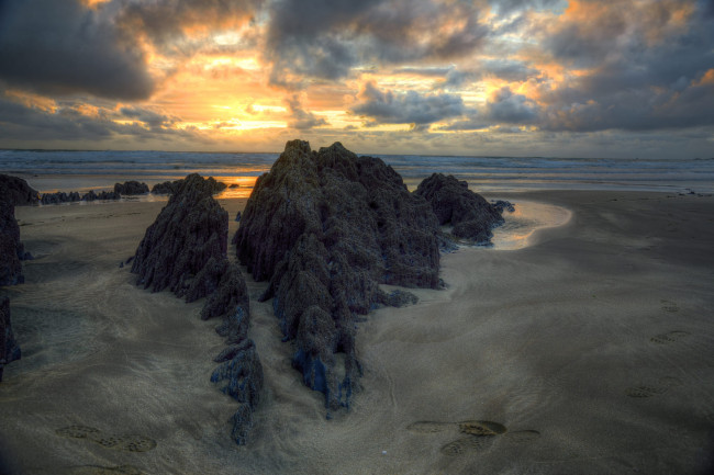 Обои картинки фото природа, восходы, закаты, закат, песок, скалы, берег