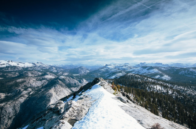 Обои картинки фото природа, горы, зима, снег, деревья, лес, хребет, гряда, небо