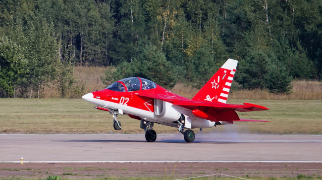 Обои картинки фото yak-130, авиация, боевые самолёты, штурмовик