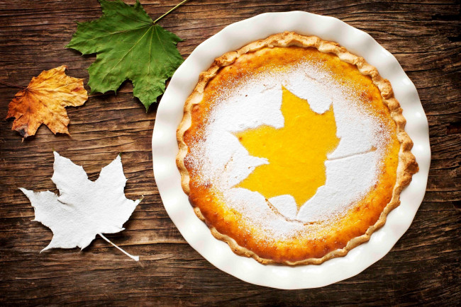 Обои картинки фото еда, пироги, листья, пирог, выпечка, десерт, осень