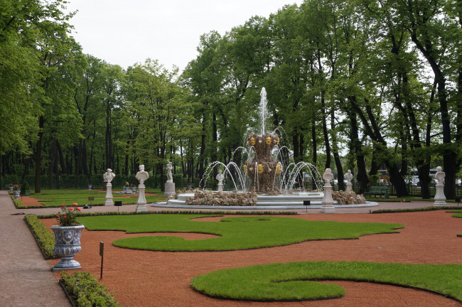Обои картинки фото летний сад, города, санкт-петербург,  петергоф , россия, летний, сад, коронный, фонтан, санкт-, петербург