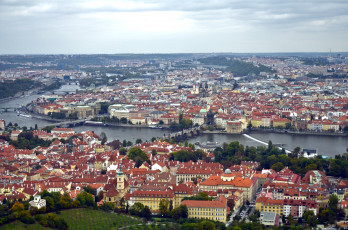 Картинка города прага+Чехия крыши мост река панорама