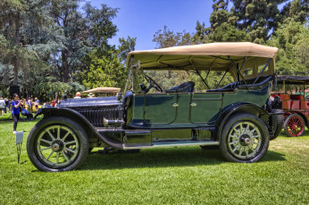 Картинка 1916+packard+touring+car автомобили выставки+и+уличные+фото автошоу выставка