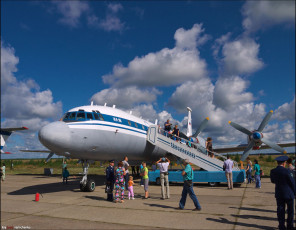 обоя ил-18, авиация, пассажирские самолёты, самолёт