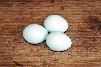 Картинка еда Яйца трио яйца свежие