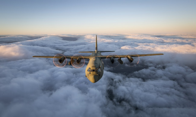 Обои картинки фото авиация, военно-транспортные самолёты, royal, air, force, hercules, самолёт, оружие, c130j