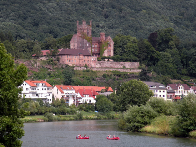 Обои картинки фото mittelburg, castle, germany, города, дворцы, замки, крепости, река, здания, замок, лодки, лес