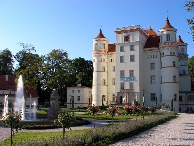 Обои картинки фото wojanow, palace, poland, города, дворцы, замки, крепости, розы, фонтан, дворец