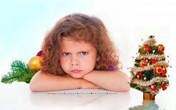 Картинка календари праздники +салюты ребенок украшение игрушка елка взгляд