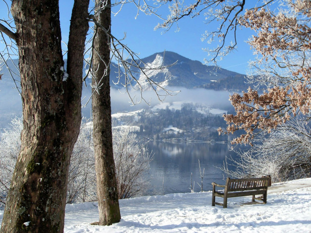 Обои картинки фото природа, реки, озера, горы, озеро, деревья, снег, скамейка