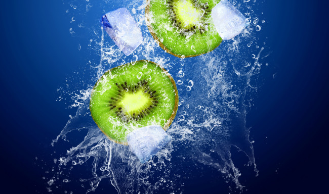 Обои картинки фото еда, киви, лёд, вода