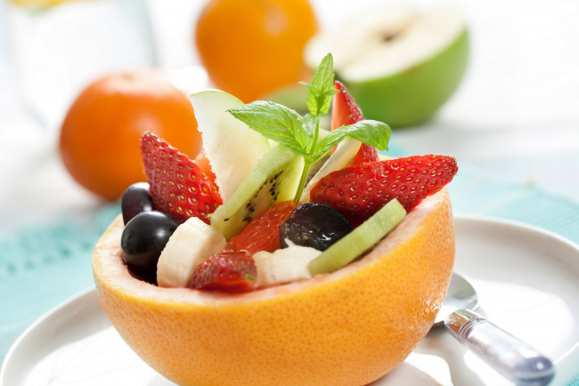 Обои картинки фото еда, мороженое, десерты, фруктовый, салат, фрукты, ягоды