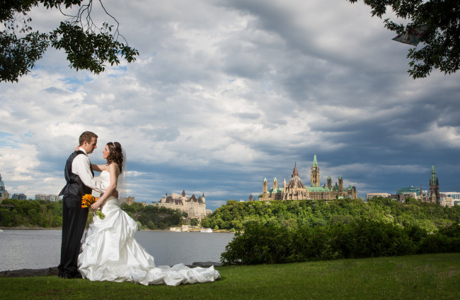 Обои картинки фото разное, мужчина женщина, canada, река, канада, оттава, ottawa, parliament, hill, жених, невеста