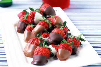 Картинка еда клубника +земляника ягоды десерт шоколад