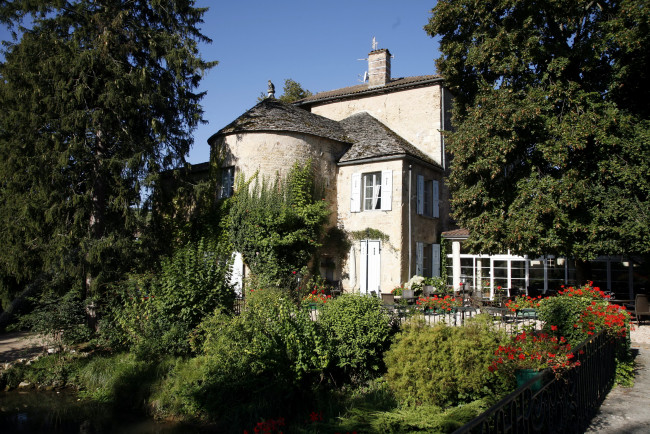 Обои картинки фото castle, ige, france, города, дворцы, замки, крепости, цветы, деревья, замок, башня