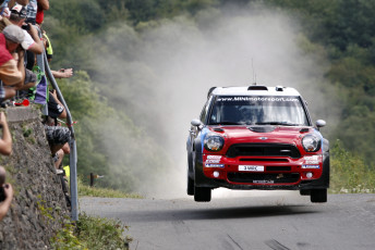 Картинка спорт авторалли mini cooper red rally люди wrc мини купер скорость красный