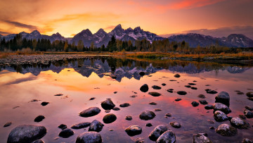 Картинка природа реки озера камни горы озеро отражение небо закат
