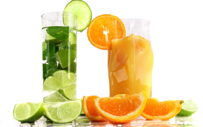 Обои картинки фото еда, напитки, сок, апельсины, лайм, стаканы