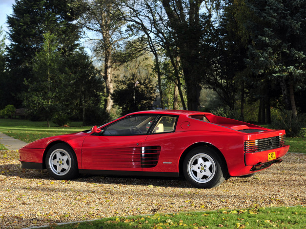 Обои картинки фото автомобили, ferrari, uk-spec, testarossa, красный, 1986