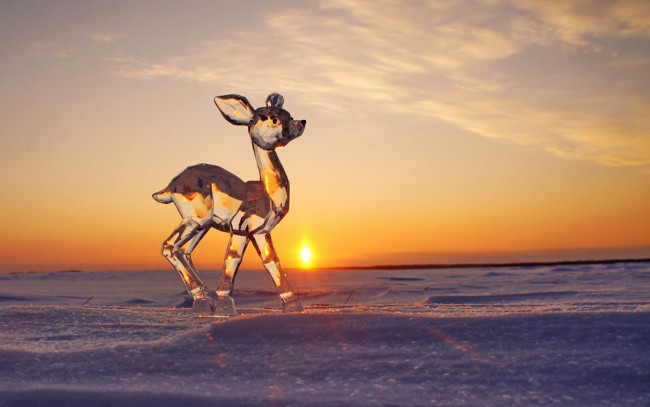 Обои картинки фото разное, фигуры из песка,  льда и снега, зима, снег, солнце, закат, скульптура, лёд, оленёнок