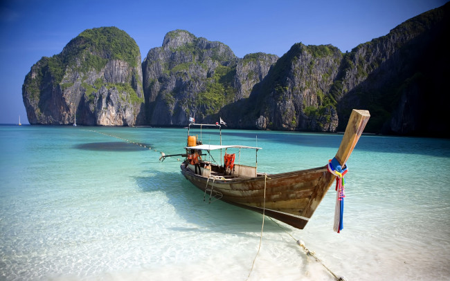 Обои картинки фото корабли, лодки,  шлюпки, джонка, лодка, пляж, вода, beach, thailand