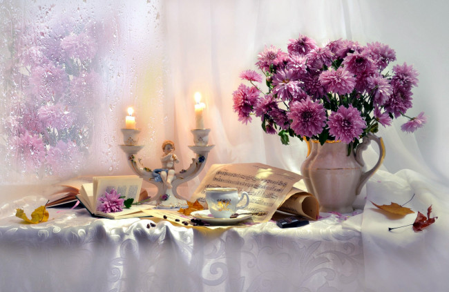 Обои картинки фото цветы, хризантемы, свечи, букет, ноты