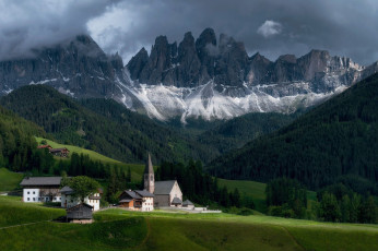 Картинка santa+maddalena dolomites italy города -+панорамы santa maddalena