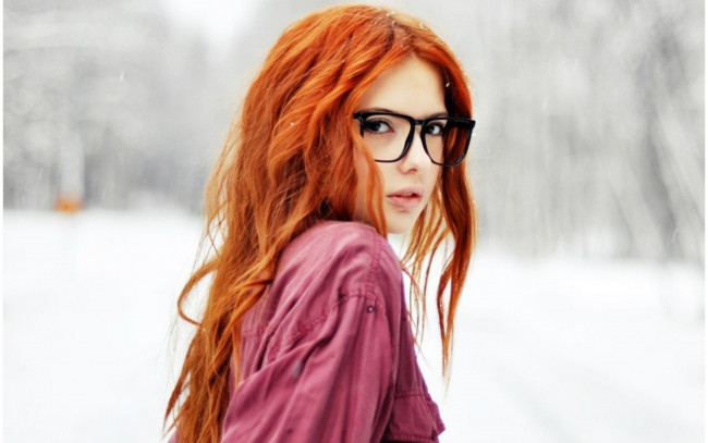 Обои картинки фото девушки, ebba zingmark, рыжая, лицо, очки, рубашка