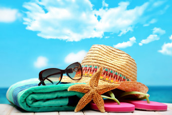 Картинка разное ракушки +кораллы +декоративные+и+spa-камни summer vacation beach accessories glasses sun towel hat rest blue sky starfish