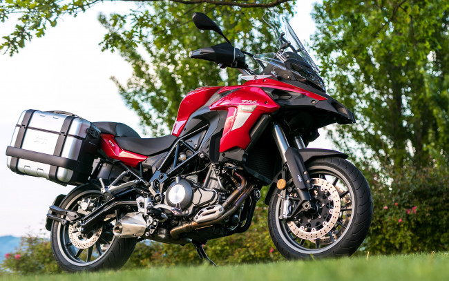 Обои картинки фото benelli trk 502 , 2018, мотоциклы, benelli, superbikes, trk, 502, мотоцикл, красный