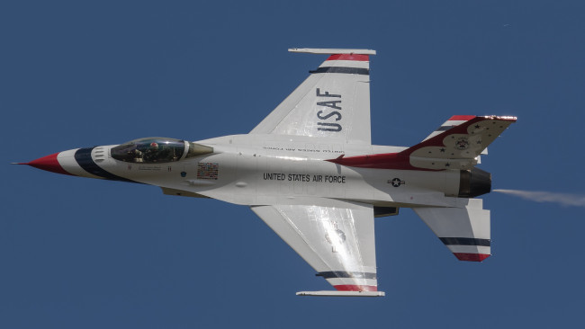 Обои картинки фото f-16cj fighting falcon, авиация, боевые самолёты, ввс