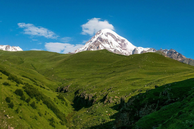 Обои картинки фото казбек, природа, горы, кавказ, гора