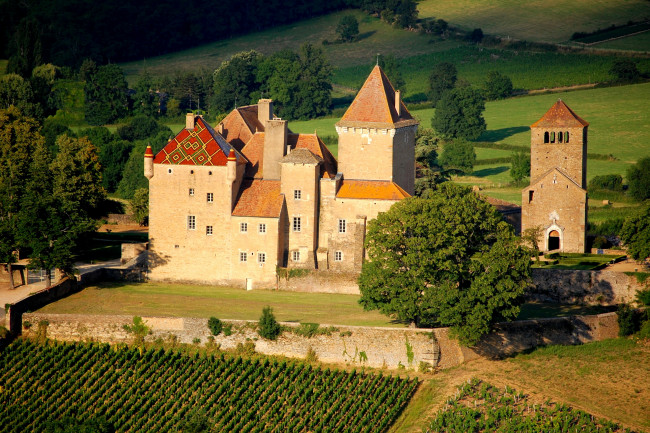 Обои картинки фото замок, pierreclos, франция, города, дворцы, замки, крепости, поля