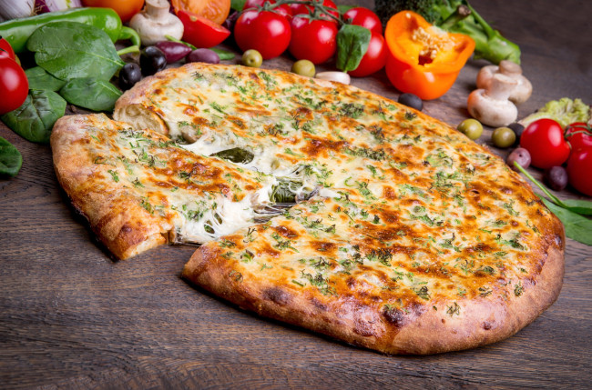 Обои картинки фото еда, пицца, грибы, сыр, овощи, помидор, томаты
