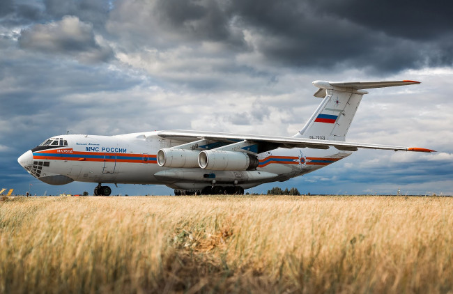 Обои картинки фото ил- 76, авиация, грузовые самолёты, ил-, 76, транспортный, аэродром, самолёт