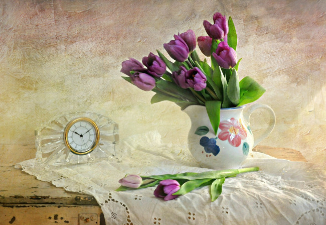 Обои картинки фото цветы, тюльпаны, часы, лиловый