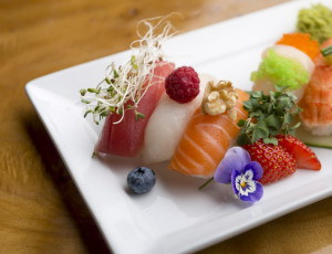 Картинка еда рыба +морепродукты +суши +роллы малина суши украшение