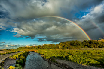 Картинка природа радуга коромыслы облака река