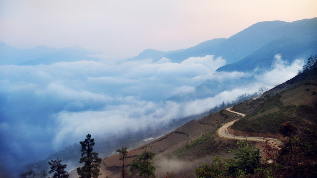 Обои картинки фото природа, дороги, дорога, горы, туман