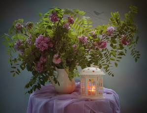 Картинка цветы акация свеча фонарь ветки кувшин столик ткань