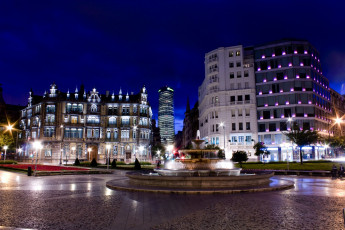 Картинка испания города -+улицы +площади +набережные фонтан здания фонари газон