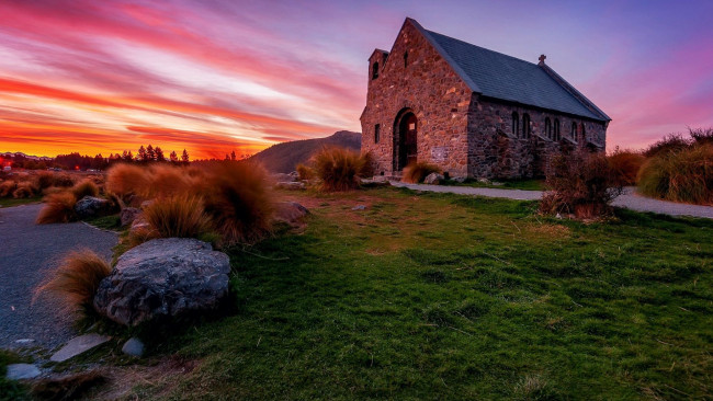 Обои картинки фото church of the good shepherd, lake tekapo, new zealand, города, - католические соборы,  костелы,  аббатства, church, of, the, good, shepherd, lake, tekapo, new, zealand