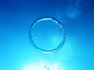 Картинка разное капли брызги всплески вода пузыри