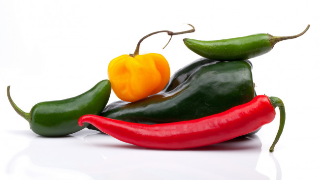 Обои картинки фото еда, перец, зеленый, желтый, красный