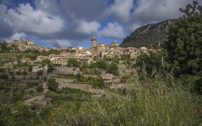 Обои картинки фото valldemossa, mallorca, spain, города, панорамы, испания, здания, мальорка, вальдемоса