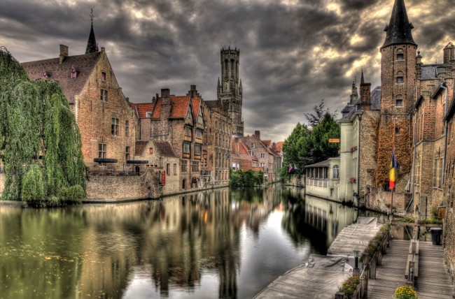 Обои картинки фото города, брюгге, бельгия, здания, ивы, вода