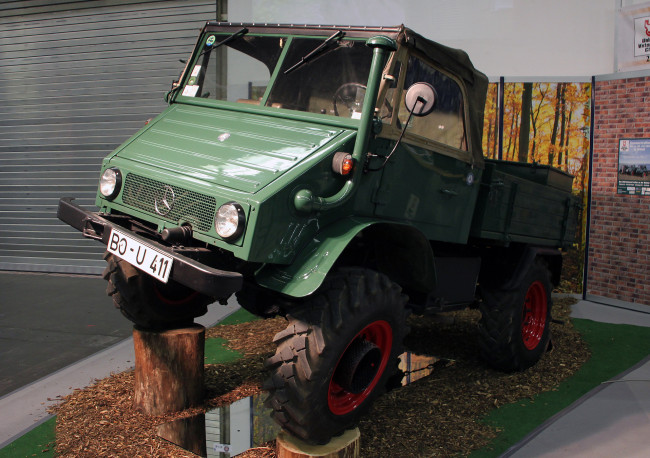 Обои картинки фото автомобили, mercedes, trucks, 411, unimog, benz