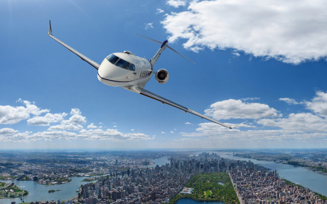 Обои картинки фото bombardier challenger 350, авиация, пассажирские самолёты, bombardier, challenger, 350, пассажирский, самолет, панорама, нью, йорк, новый
