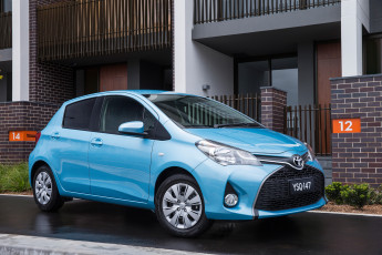 Картинка автомобили toyota yaris синий 2014г sx