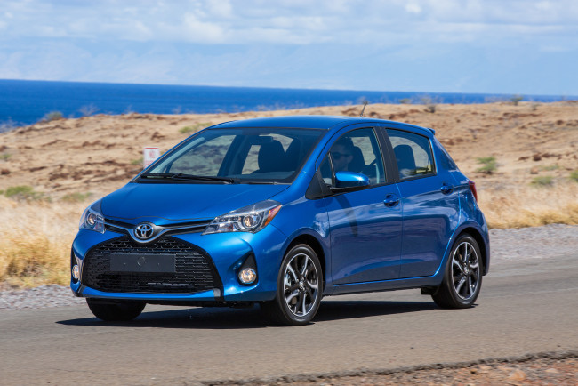 Обои картинки фото автомобили, toyota, yaris, 2015г, синий, us-spec, 5-door, se